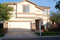 Charming 3 bedroom Chandler home in Cooper Commons.